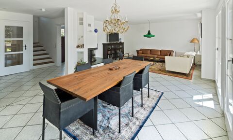 Lovely 6.5 semi-detached house with wonderful views of Lake Zurich