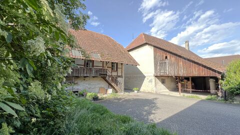Neues Wohnen im alten Dorfkern - 3.5 Zimmer Wohnung 1. OG