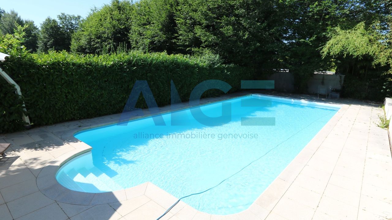 Villa with pool in quiet Vandoeuvres