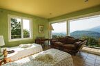 Spacious, elegant and prestigious country mansion with beautiful view