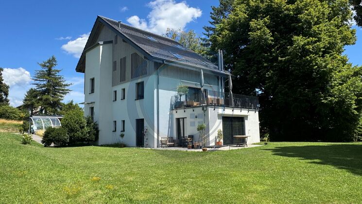 CHARMANT ATTIQUE TRAVERSANT MODERNE 2,5 PCES/LOUE POUR INVESTISSEMENT