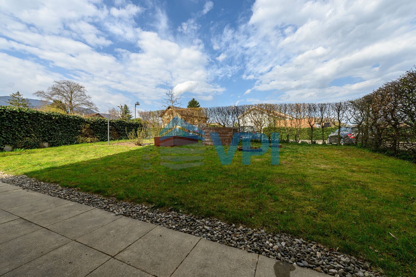 Bel appartement de 5.5 pièces avec jardin dans le village de Crassier