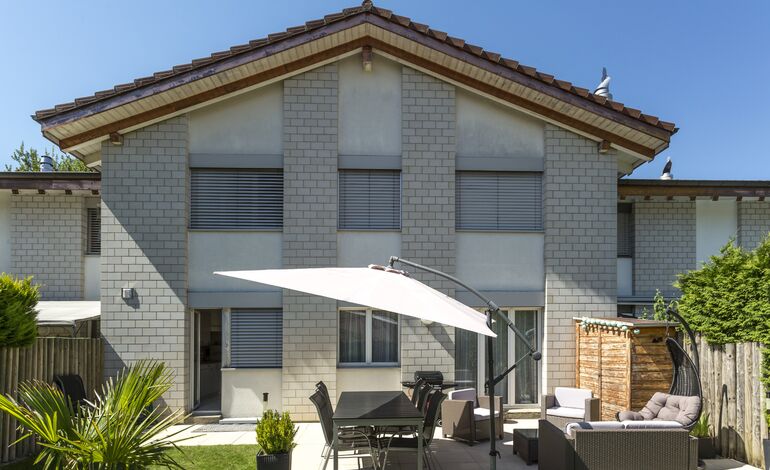 Belle villa contiguë de 6.5 pièces
Quartier calme et résidentiel