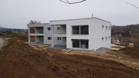 Superbe 3,5 pces rez,
103 m2 + terrasse 21.85 m2