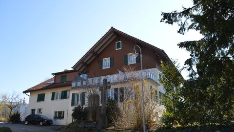 Mehrfamilienhaus mit viel Nutzungspotential an zentraler Lage in Widen