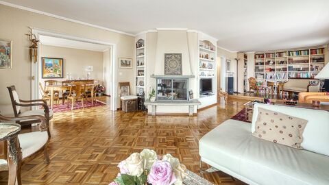 Exceptional duplex with large panoramic roof terrace