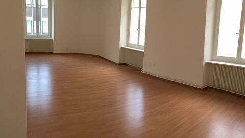 Spacieux 3.5 pièces entièrement rénové en plein centre ville de Bienne