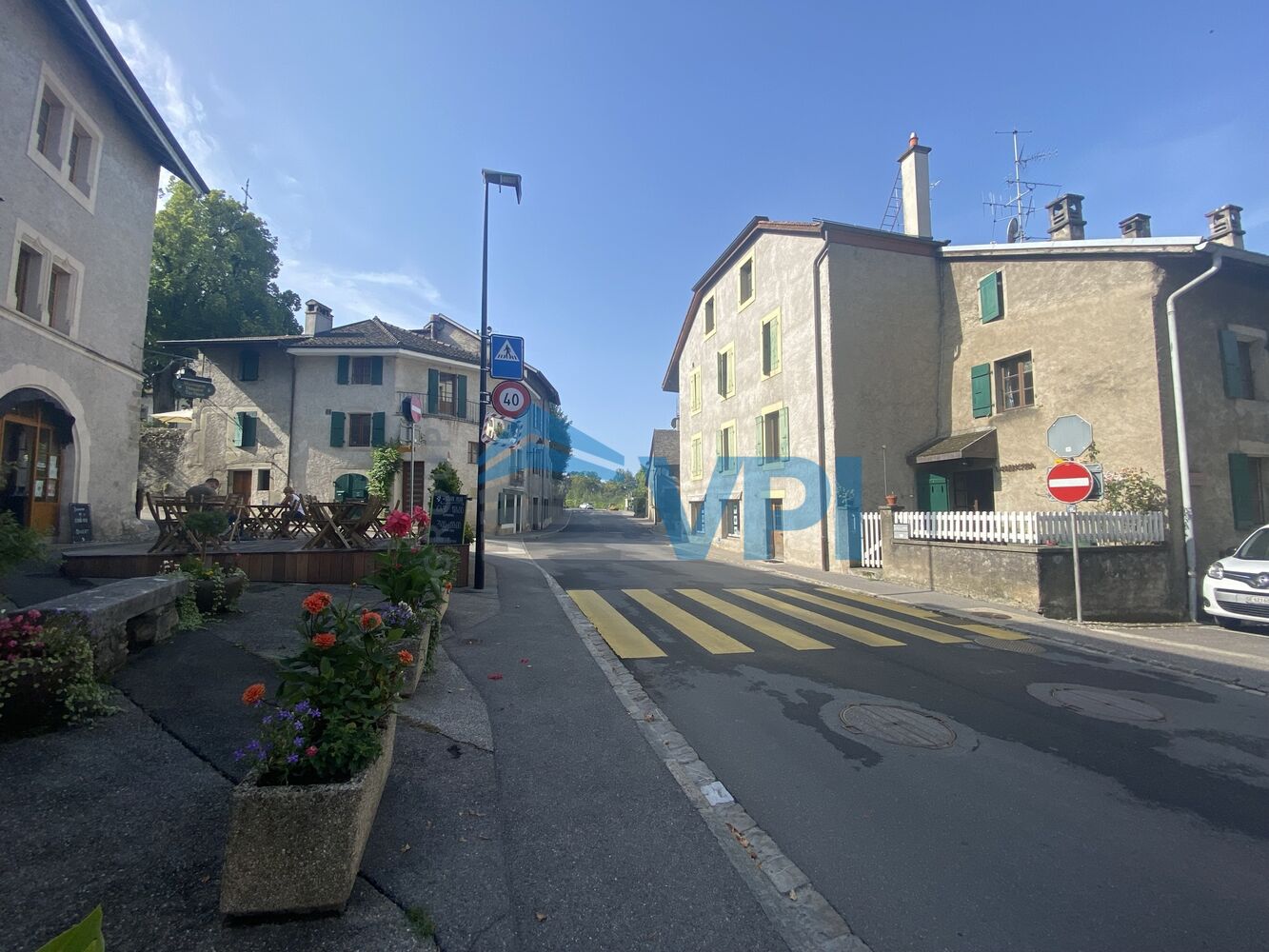 Petite maison villageoise à rénover