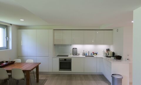 Nice office or commercial space in the Nations district