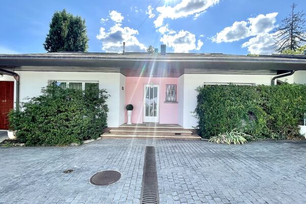 Beautiful villa in a haven of peace in Onex