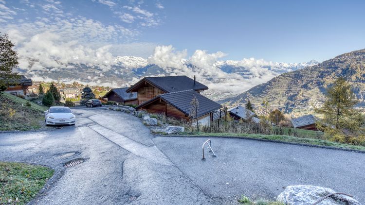Lovely chalet with breathtaking views in Sornard