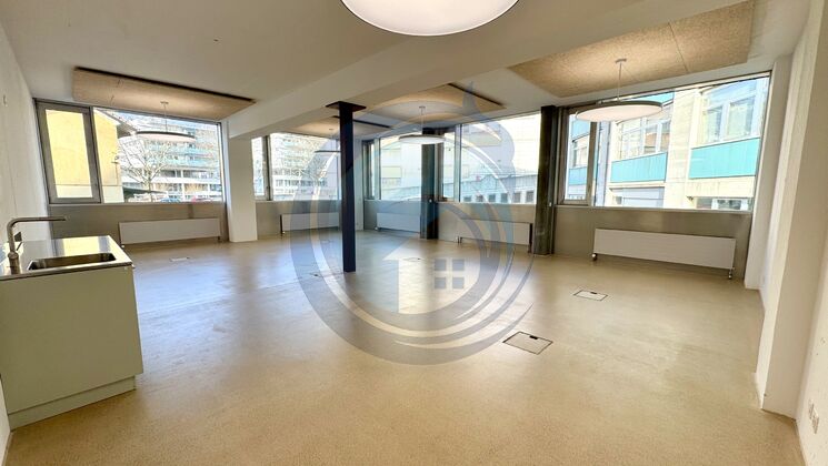 ESPACE BUREAU À LOUER AU SEIN D'UN IMMEUBLE COMMERCIAL