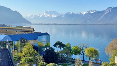 Attic flat CH-1820 Montreux