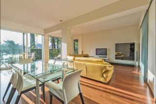 Modern 3.5 rooms apartment with garden in the city center