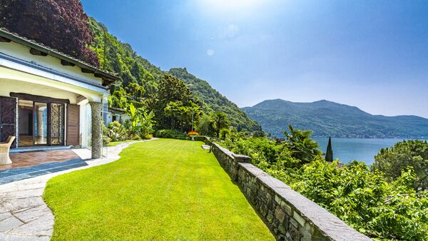 Casa dei Fiori - An elegant Mediterranean retreat on Lake Ceresio