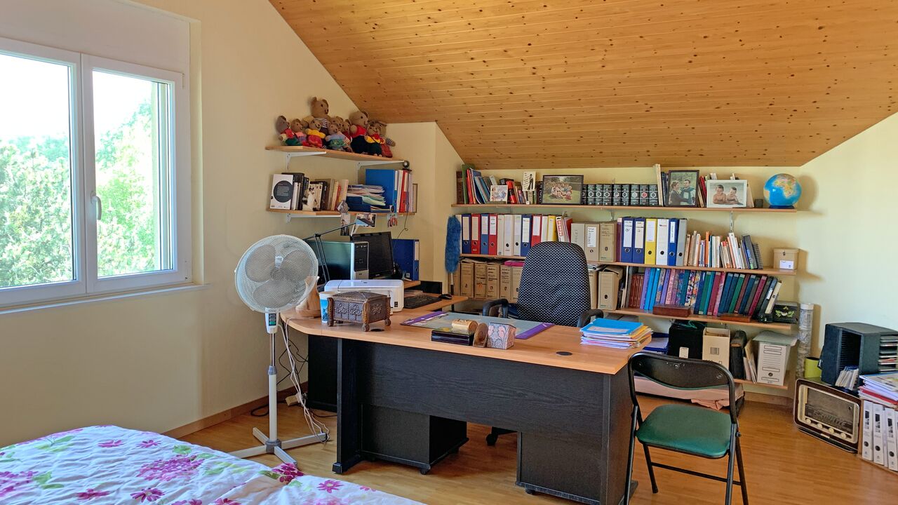 Cottens - Villa individuelle 5.5 pièces -  Chambre à coucher et bureau