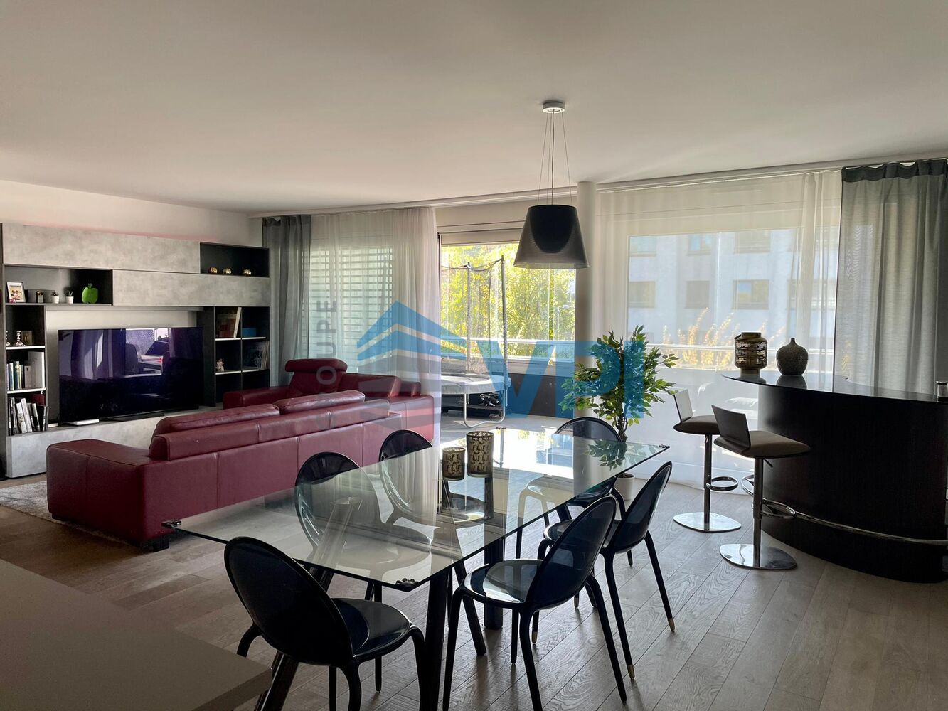 Bel appartement traversant à voir absolument