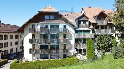 BEL APPARTEMENT TRAVERSANT DE 3,5 PIÈCES AVEC JOLI BALCON