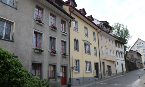 Kernsaniertes Bijou in der Altstadt
mit 4 modernen Wohnungen