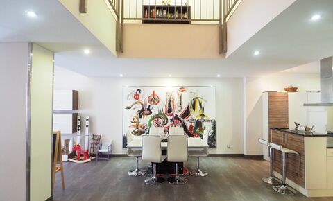 Outstanding and centrally located mid-terrace house