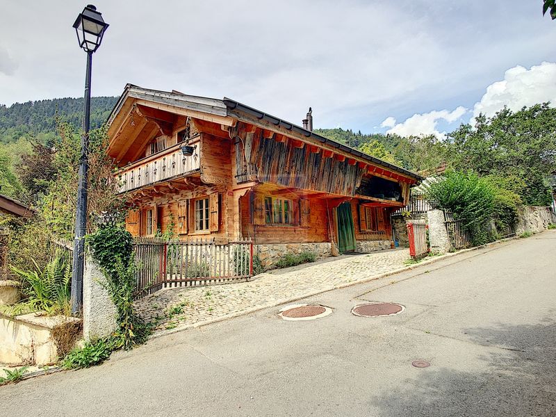 Cute chalet in a quiet location