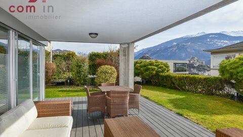 SION, villa mitoyenne de 8,5 pces
terrasses et jardin, VUE imprenable!