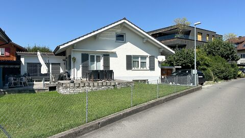 Petite maison individuelle pleine de charme