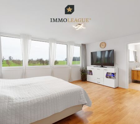Das Master Bedroom begeistert mit  Bad en Suite.