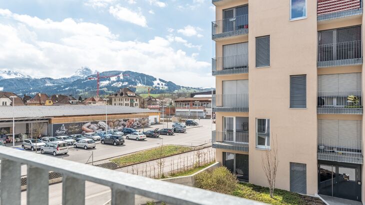 2 RENTS OFFERED - 3.5 rooms on the 2nd floor with balcony