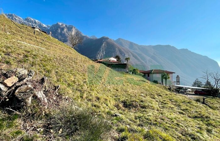 Beautiful building plot with open panoramic view