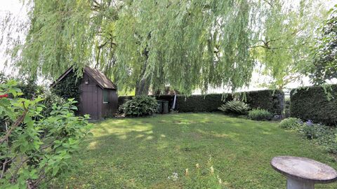 A vendre au bord du Lac de Morat:
Cabane de pêcheur avec jardin
Unique