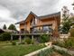 Chalet moderne niché dans un écrin de verdure