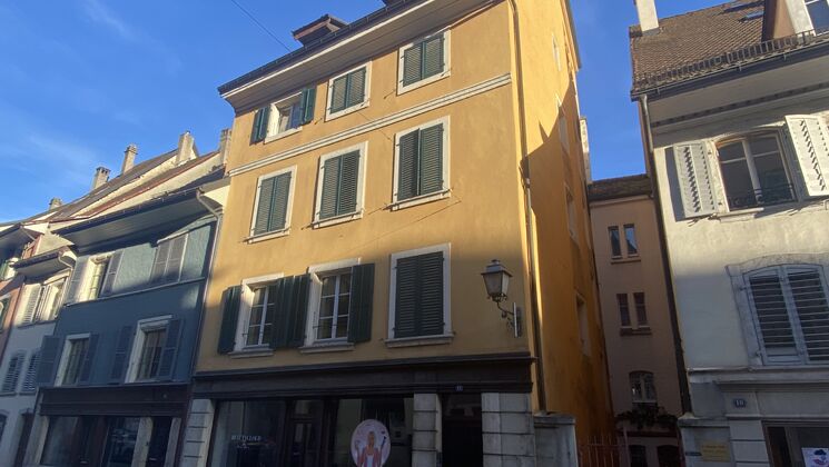 Immeuble de 8 appartements et 1 commerce