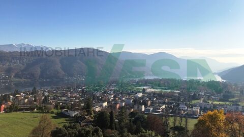 Beautiful building plot with wonderful and open view upon the lake