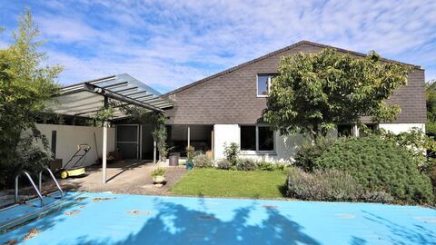 Villa individuelle avec piscine
Située dans quartier privilégié