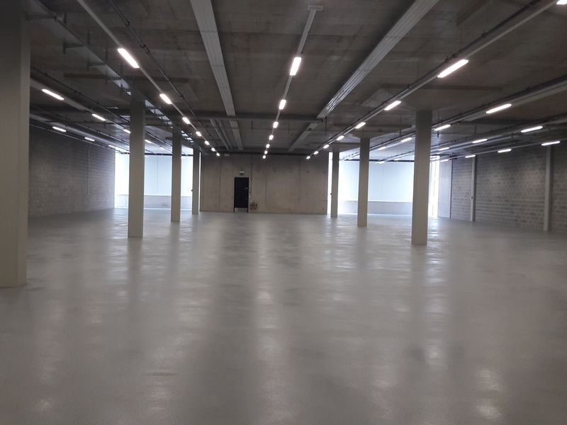 1'178 m2 of warehouse logistics in a new building
