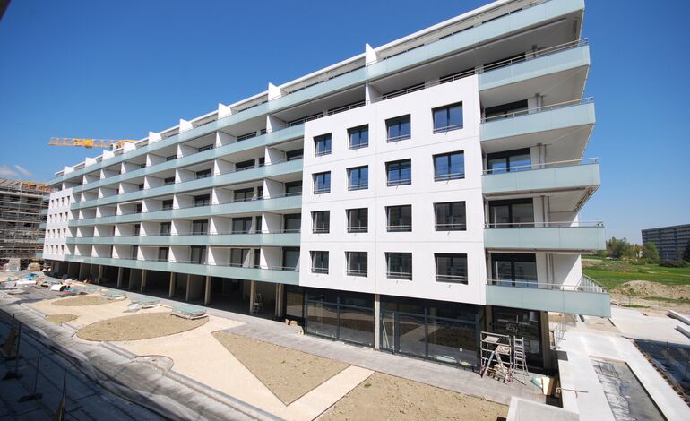 Arcade commerciale 
entièrement neuve - lot E0.2