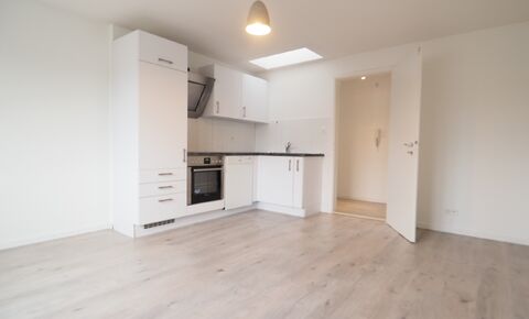 Close to the city and quietly located light attic apartment