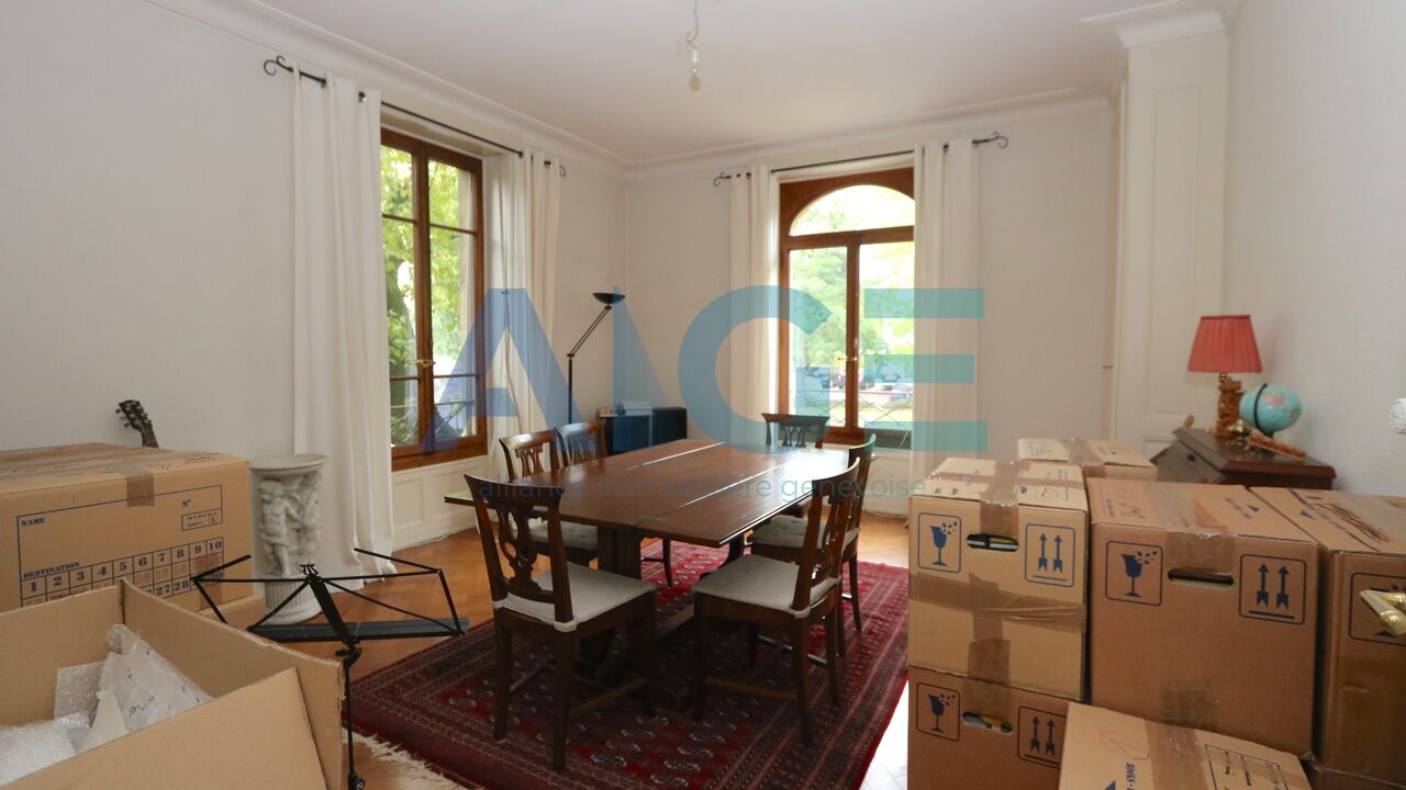 Nice flat of 4.5 rooms in building of character