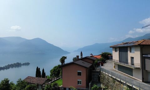 Modernes Lofthaus mit spektakulärer Aussicht in Ronco sopra Ascona
