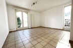 Bel appartement de 2½ pièces avec jardin et terrasse privatifs
