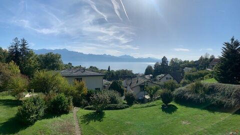 JOLIE VILLA CONTIGUË INDIVIDUELLE DE 6,5 PCES AVEC VUE SUR LE LAC