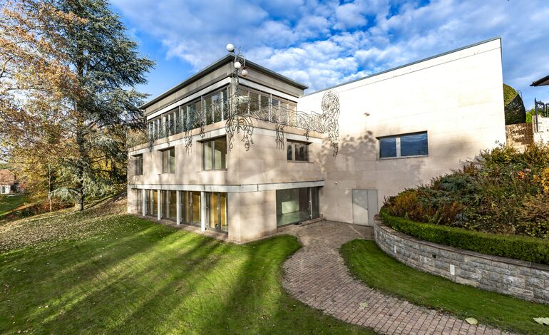 Aux portes de Lausanne, magnifique villa individuelle moderne