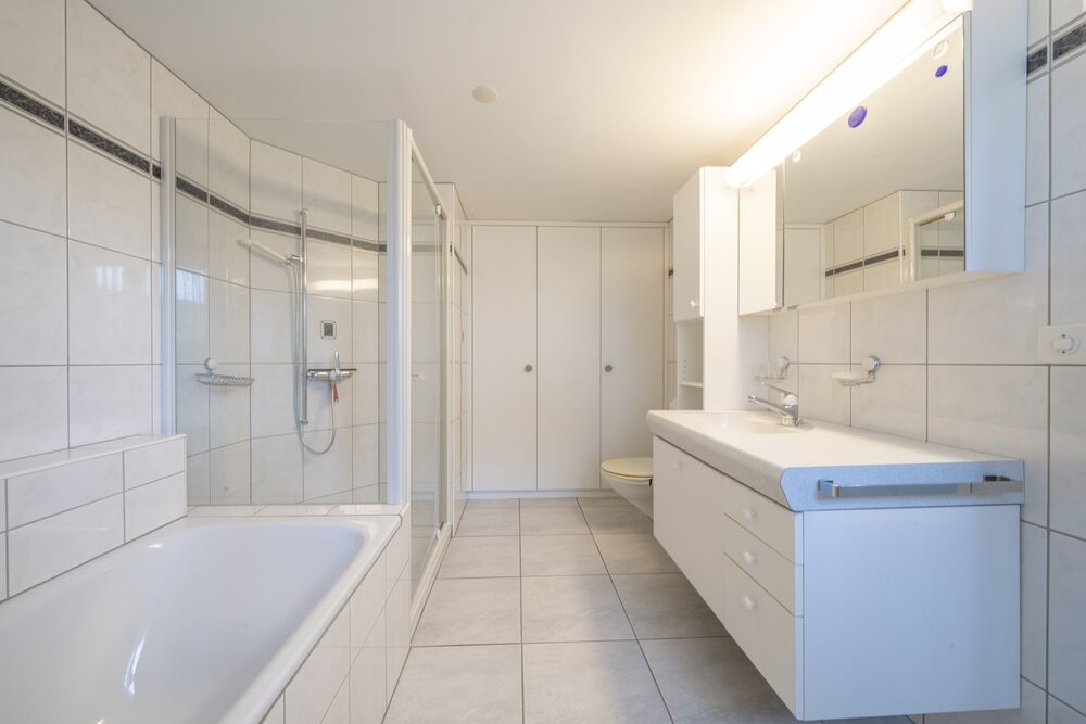 Grosszügiges Einfamilienhaus mit Gartenparadies