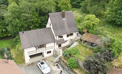 Unique two-family house in an idyllic nature reserve