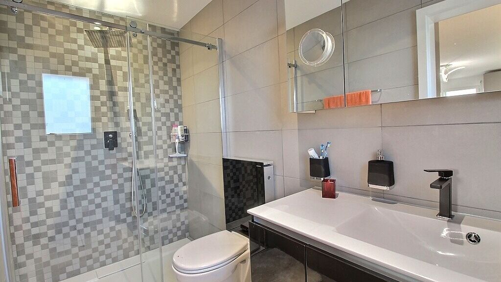 Salle de bains parentale