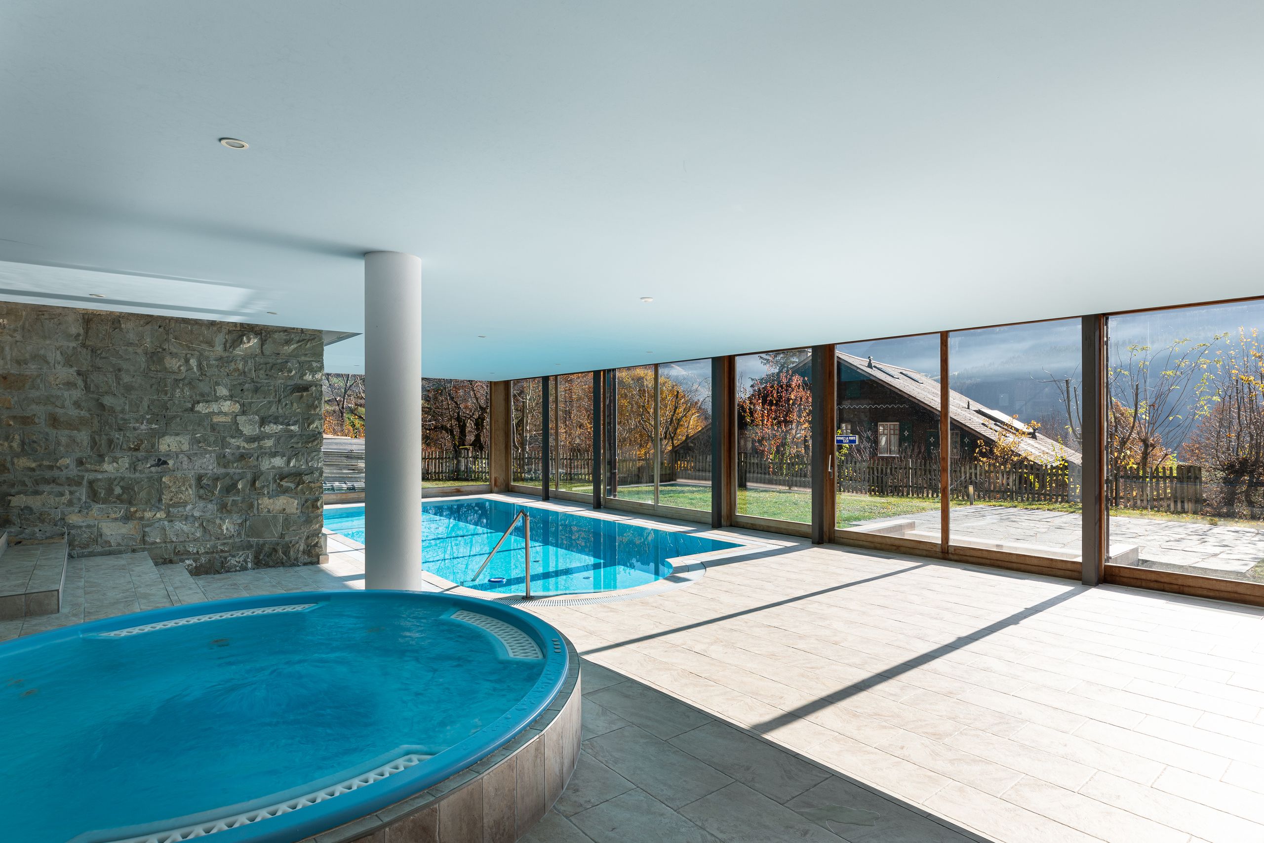Common areas : Indoor swimming pool and jacuzzi