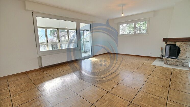 MAGNIFIQUE APPARTEMENT DE 6 PIÈCES AVEC JARDIN PRIVATIF MAGNIFIQUE APPARTEMENT DE 6 PIÈCES AVEC JARDIN PRIVATIF