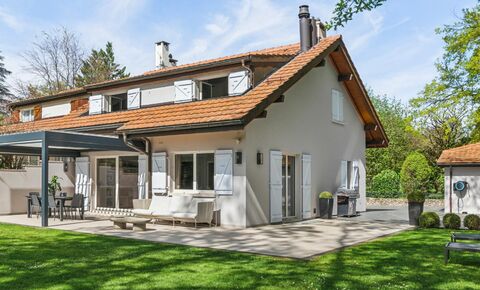 House facing Geneva golf club