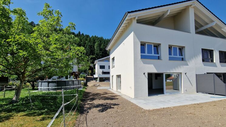 Neubau in einem klassischen und edelen Stil!